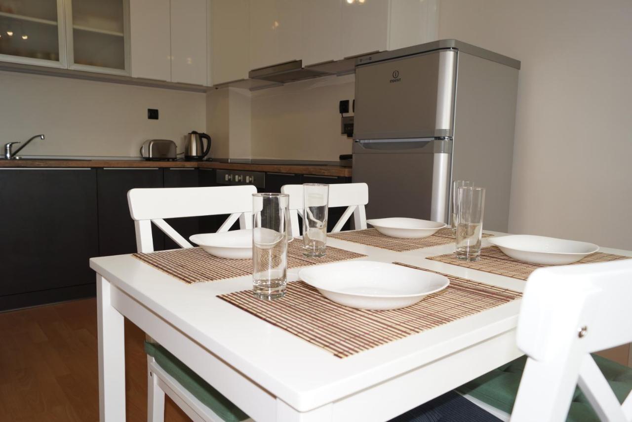 Spacious 2Bdr - Free Parking - Walk Everywhere - 300 Mbps Wifi Varna Bagian luar foto