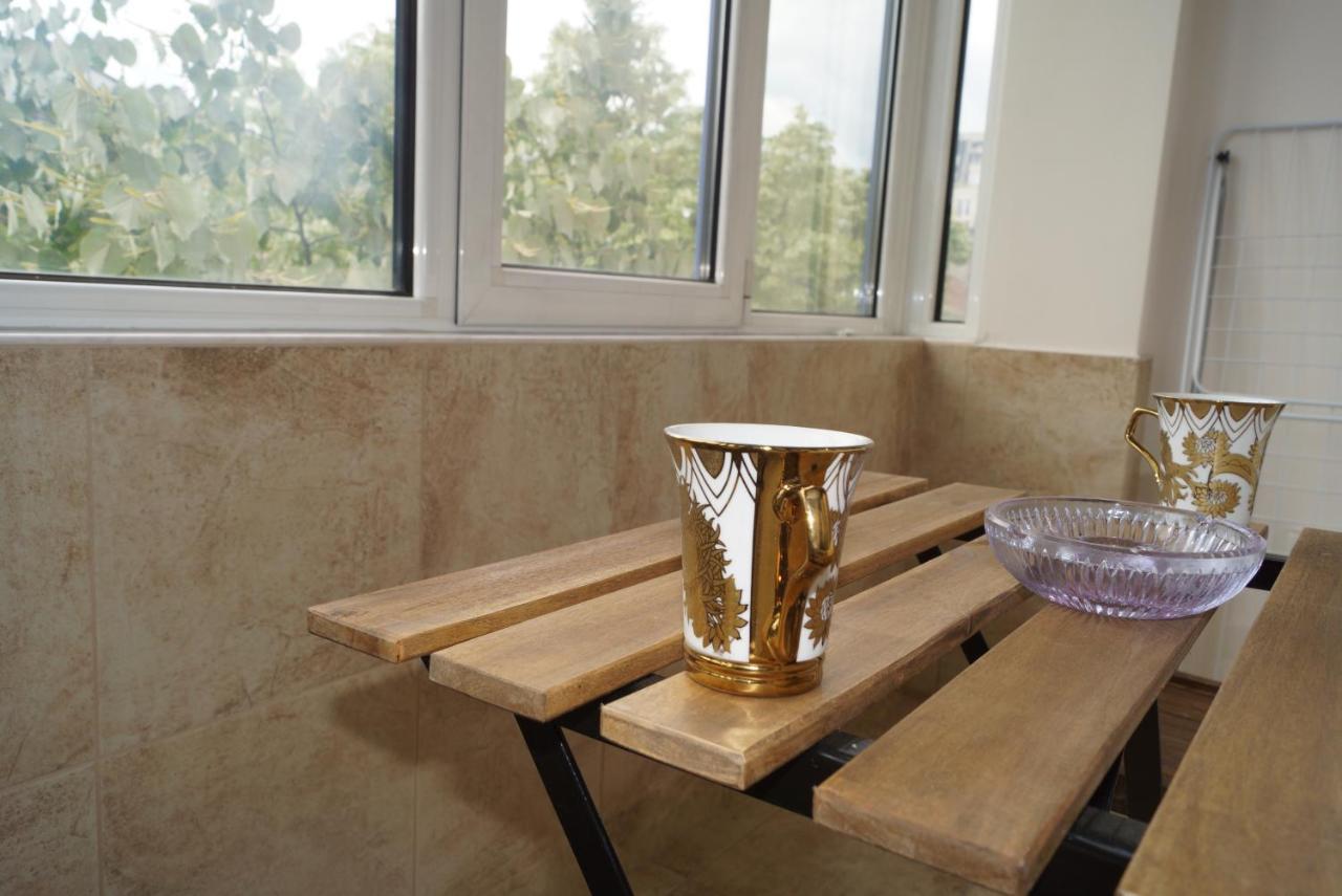Spacious 2Bdr - Free Parking - Walk Everywhere - 300 Mbps Wifi Varna Bagian luar foto