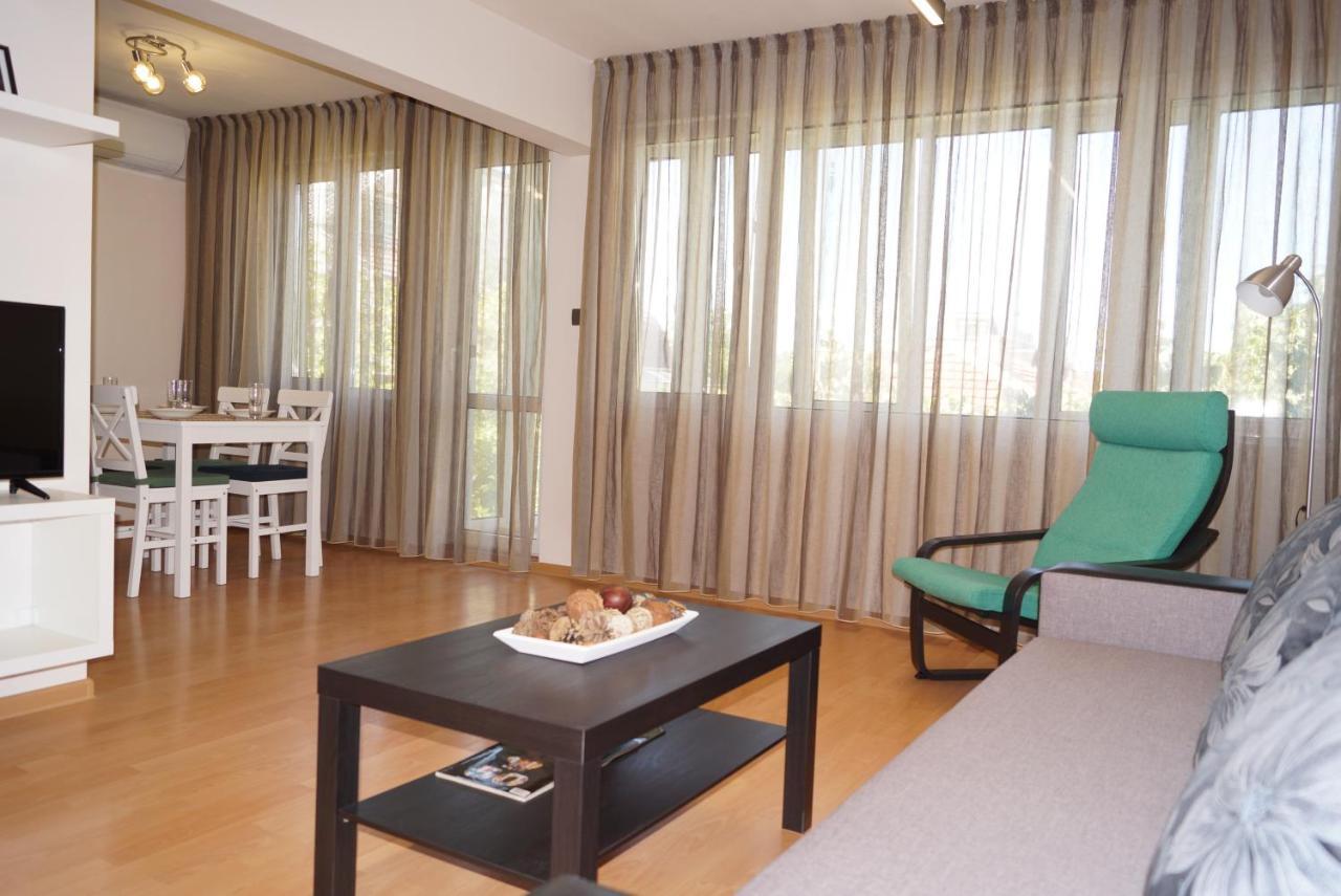 Spacious 2Bdr - Free Parking - Walk Everywhere - 300 Mbps Wifi Varna Bagian luar foto