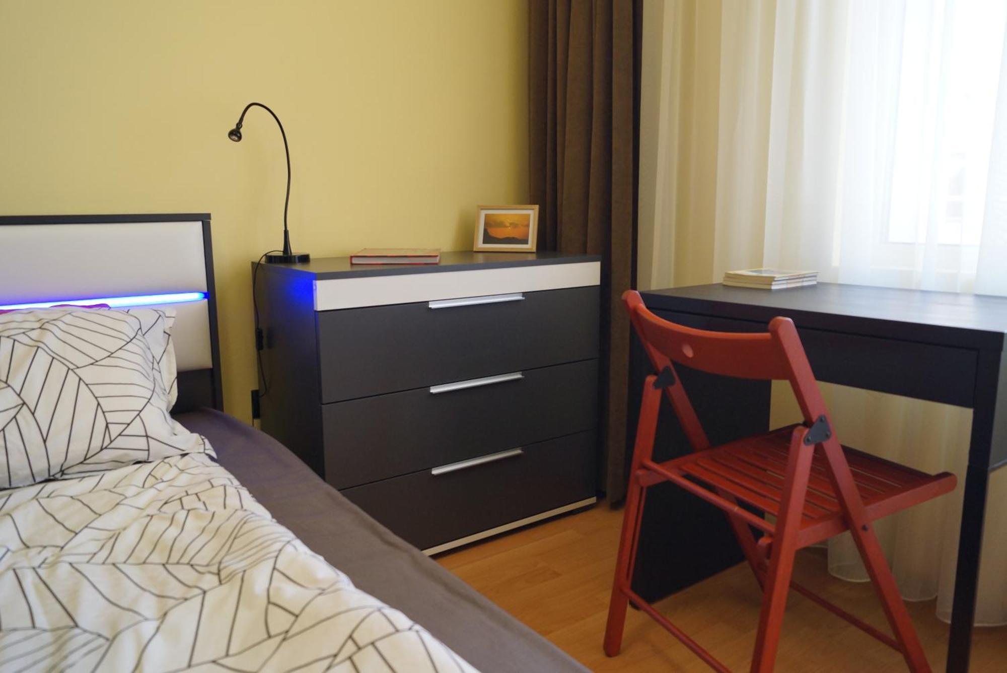 Spacious 2Bdr - Free Parking - Walk Everywhere - 300 Mbps Wifi Varna Bagian luar foto