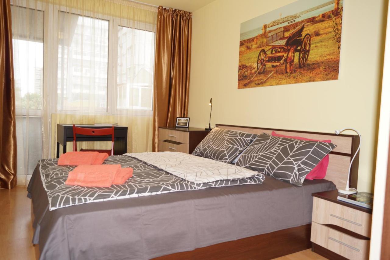 Spacious 2Bdr - Free Parking - Walk Everywhere - 300 Mbps Wifi Varna Bagian luar foto