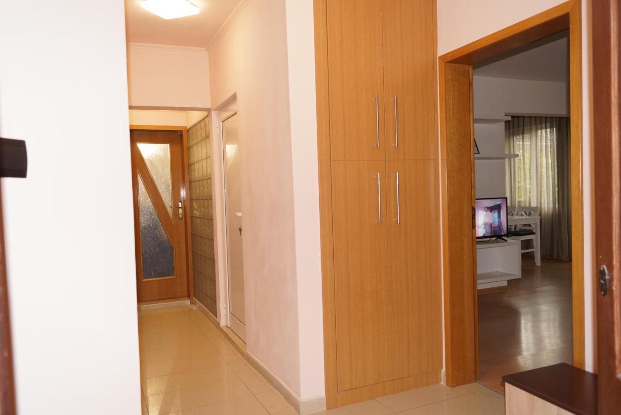 Spacious 2Bdr - Free Parking - Walk Everywhere - 300 Mbps Wifi Varna Bagian luar foto