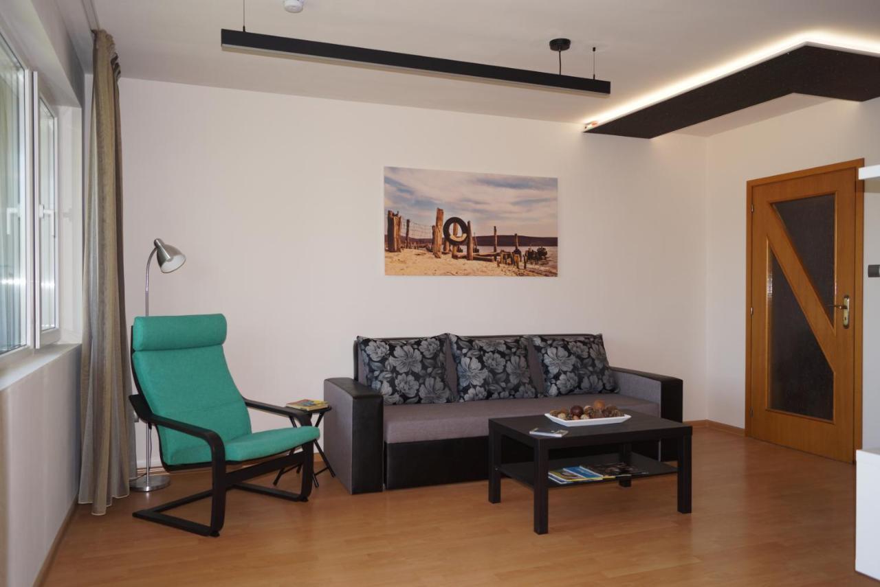 Spacious 2Bdr - Free Parking - Walk Everywhere - 300 Mbps Wifi Varna Bagian luar foto