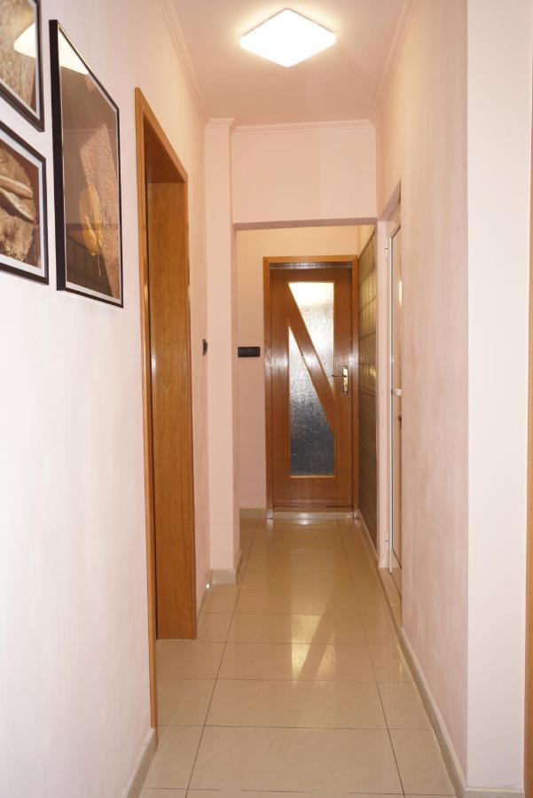 Spacious 2Bdr - Free Parking - Walk Everywhere - 300 Mbps Wifi Varna Bagian luar foto